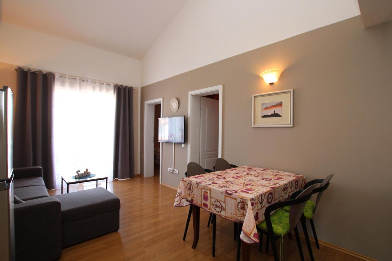Apartments Markus Porec Exterior photo